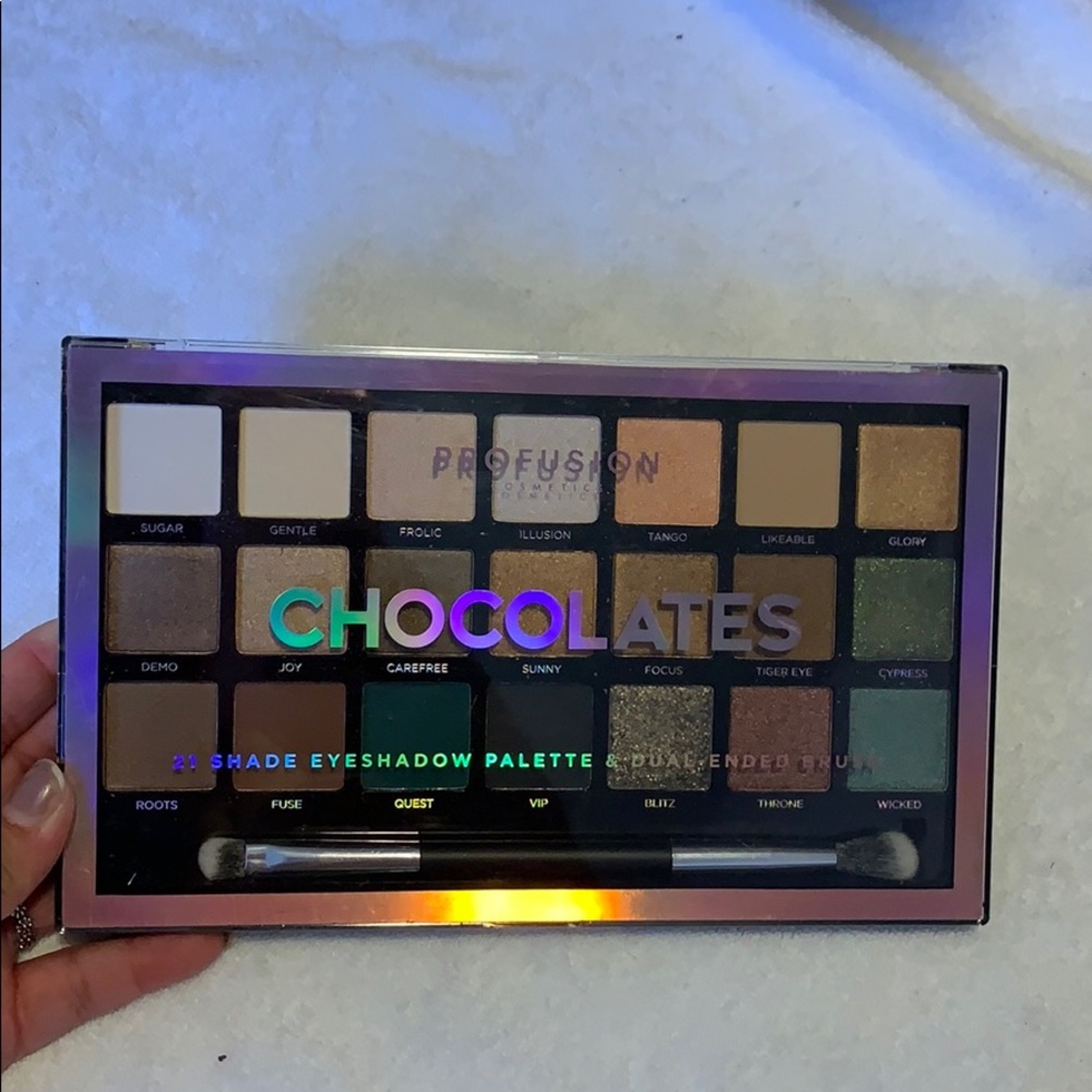 Eye shadow pallet!!